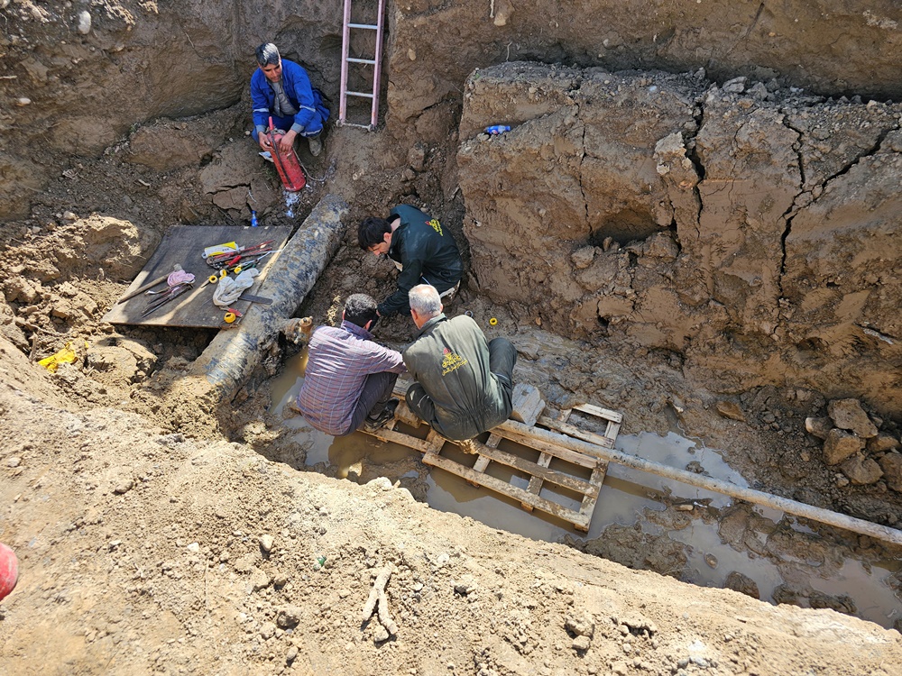 انجام موفق  عملیات هات‌تپ و پروژه رفع انسداد خط گاز  در شهرستان آق‌قلا  ؛  حضور میدانی مدیرعامل گاز گلستان در کنار تیم‌  اجرایی  